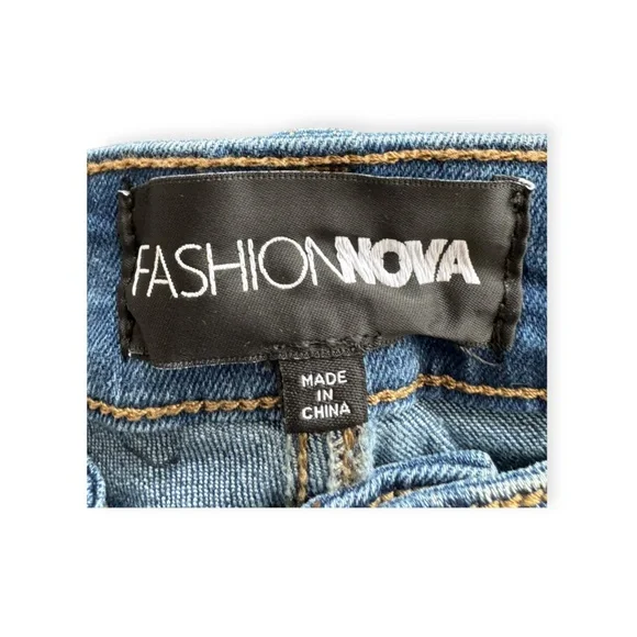 Fashion Nova Gemma Sculpting Stretch Bootcut Jeans Vintage Wash New Size 7 - Picture 10 of 10